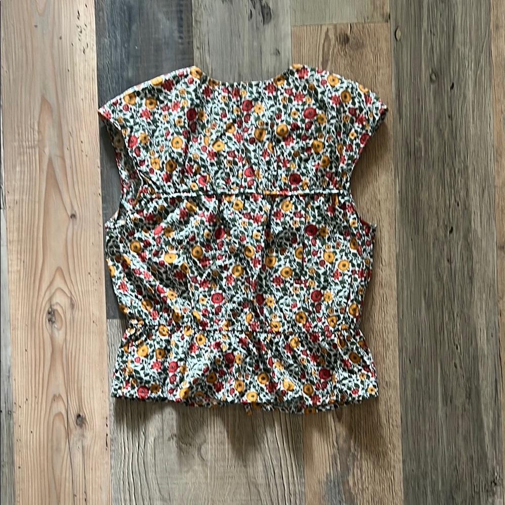 Mauby Gathered Peplum Top in Alhambra Floral Size: Small (S) - Picture 4 of 16